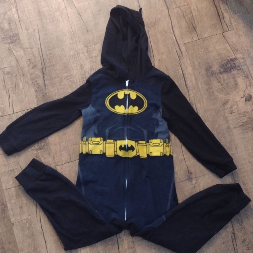 Batman fleece zip up pajamas, Size 6/7 Boys
